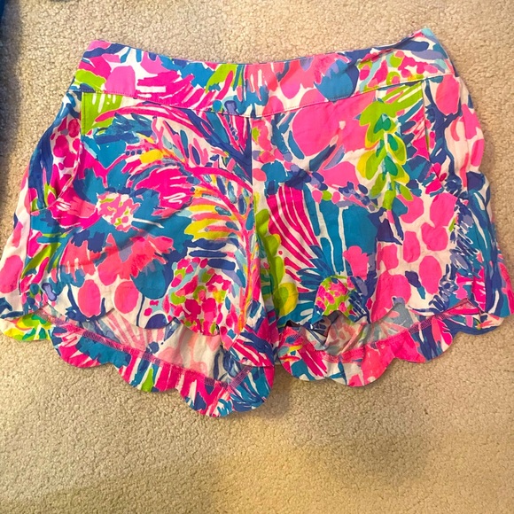 Lilly Pulitzer Pants - Lilly Pulitzer pull on shorts, used, size small